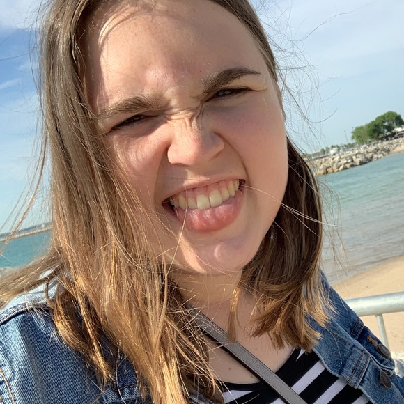 Meet your Posher, Haley - Picture 1 of 1